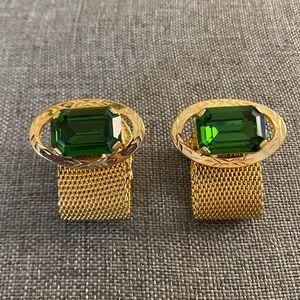 Vintage Gold Tone Green Stone Mesh Wrap Cufflinks | Emerald Cut | Mid Century
